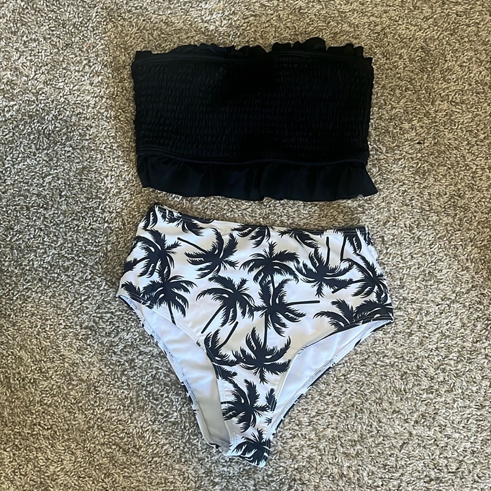 palm tree bottoms black top